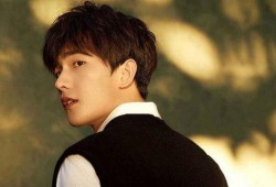 爆料杨洋抽烟喝酒视频,揭秘明星私下生活一面