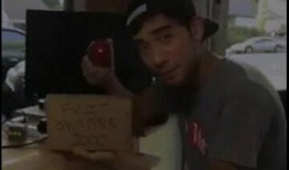 华裔爆料外公是谁啊视频,华裔爆料外公身份，引发网友热议